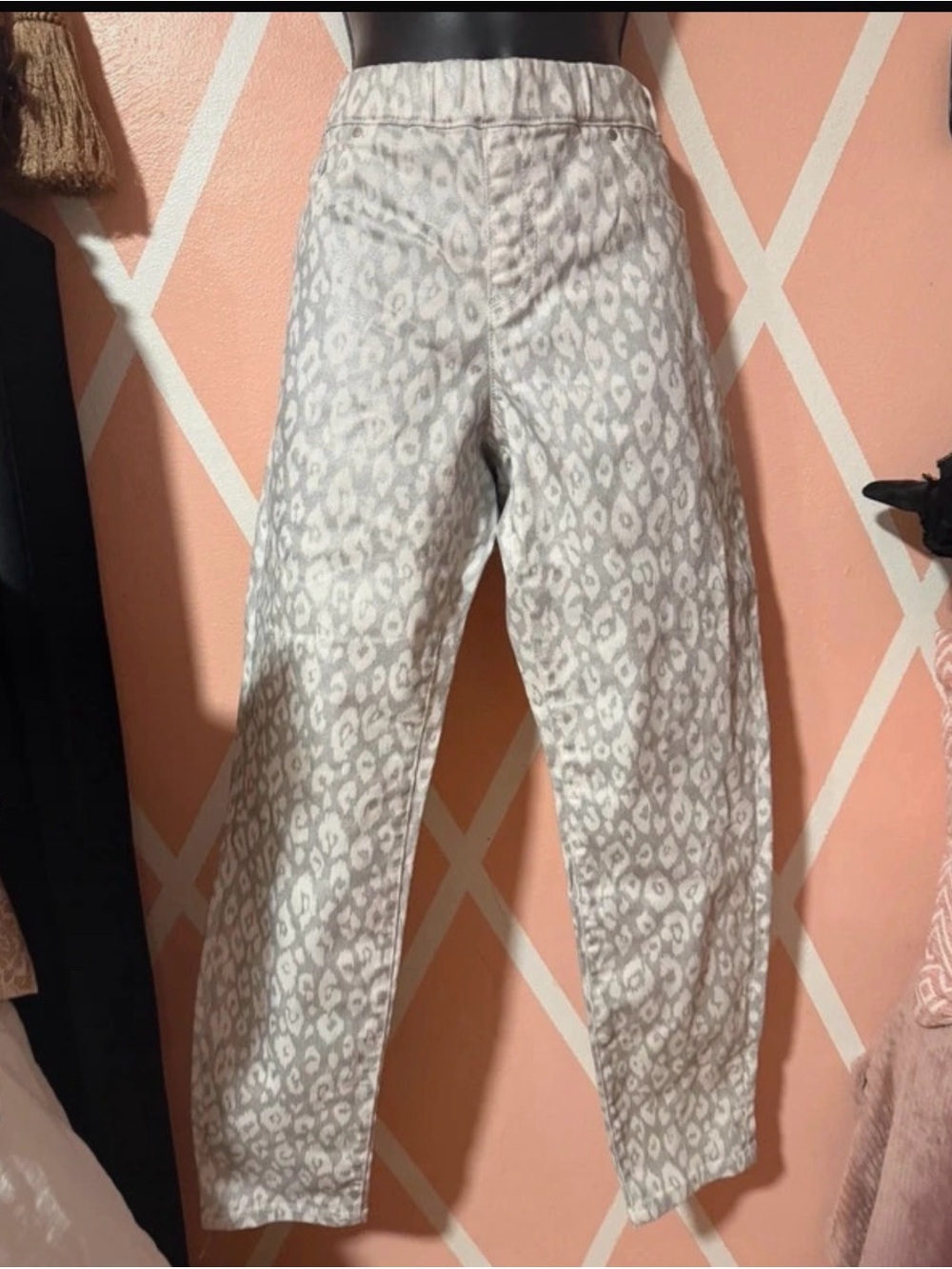 Boston Proper Women's Silver /White Metallic skinny jeans